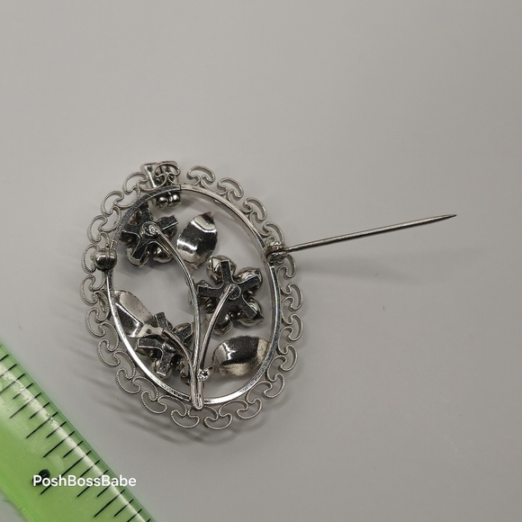 Vintage Krementz Silver-Tone Floral Brooch with Blue Rhinestones 1.5" Oval Pin - Picture 11 of 13